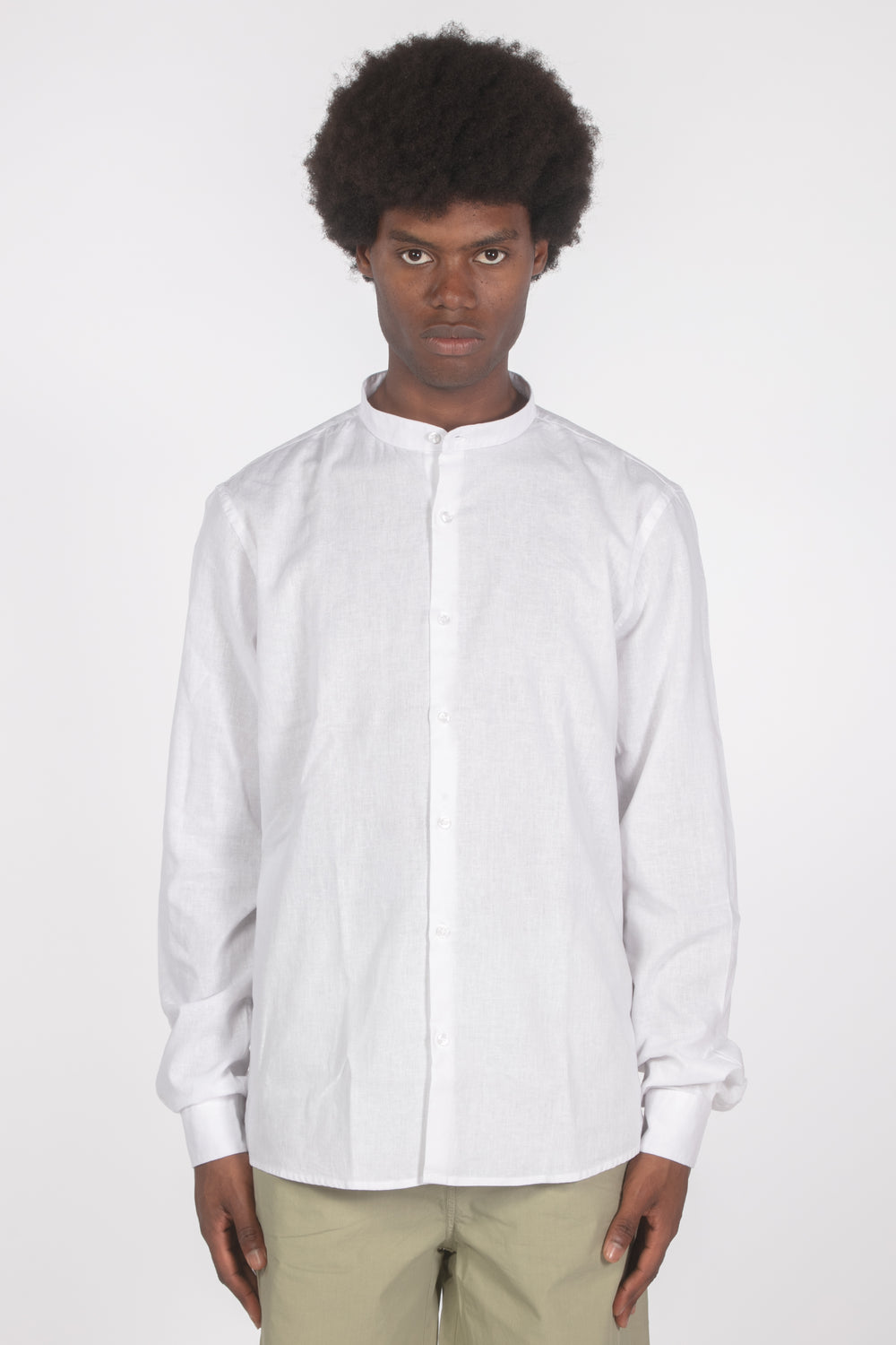 Camicia colletto a fascetta bianco
