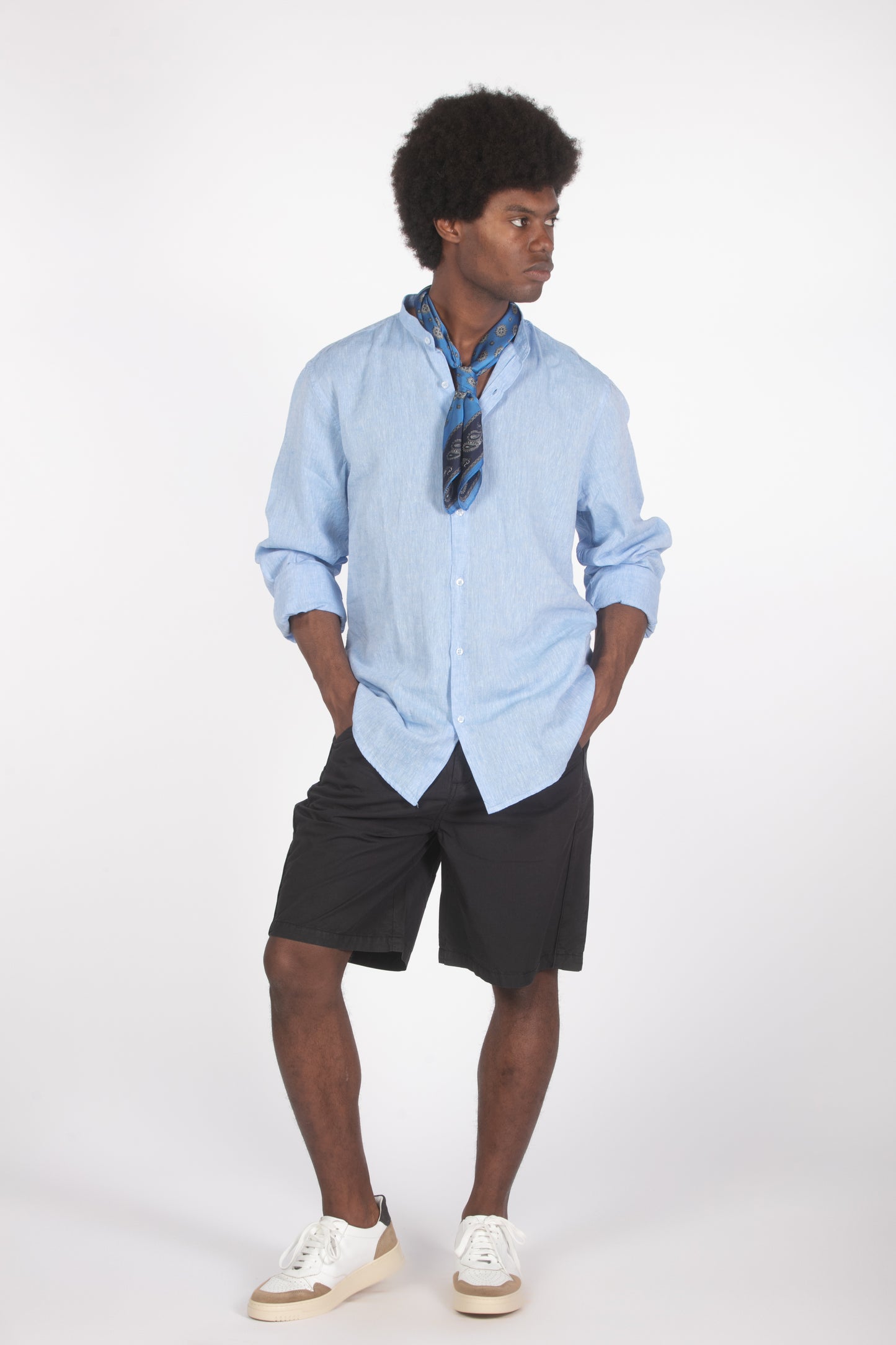 Camicia colletto a fascetta celeste