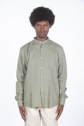 Camicia con colletto a fascetta verde militare