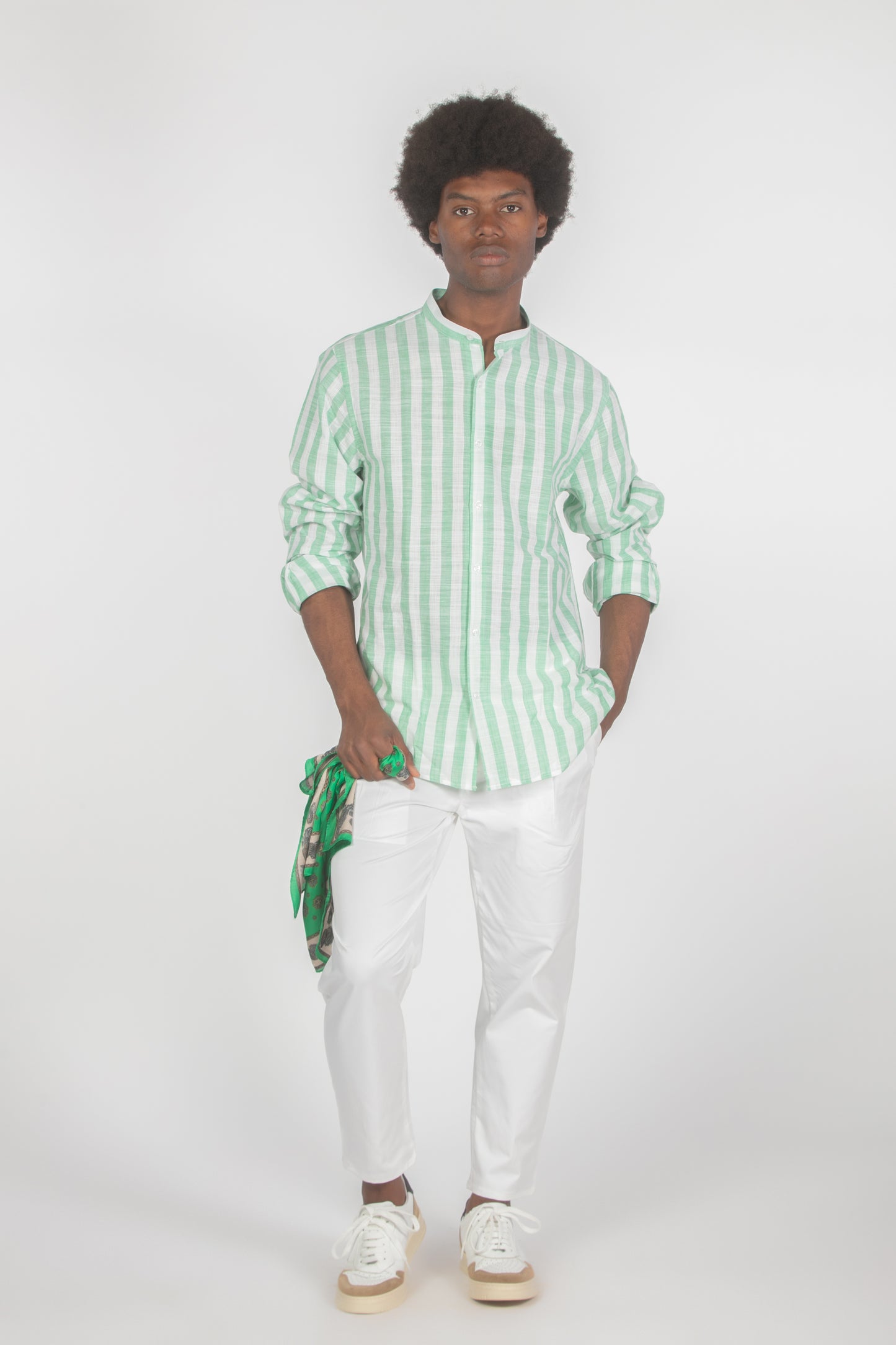 Camicia con colletto a fascia righe verde