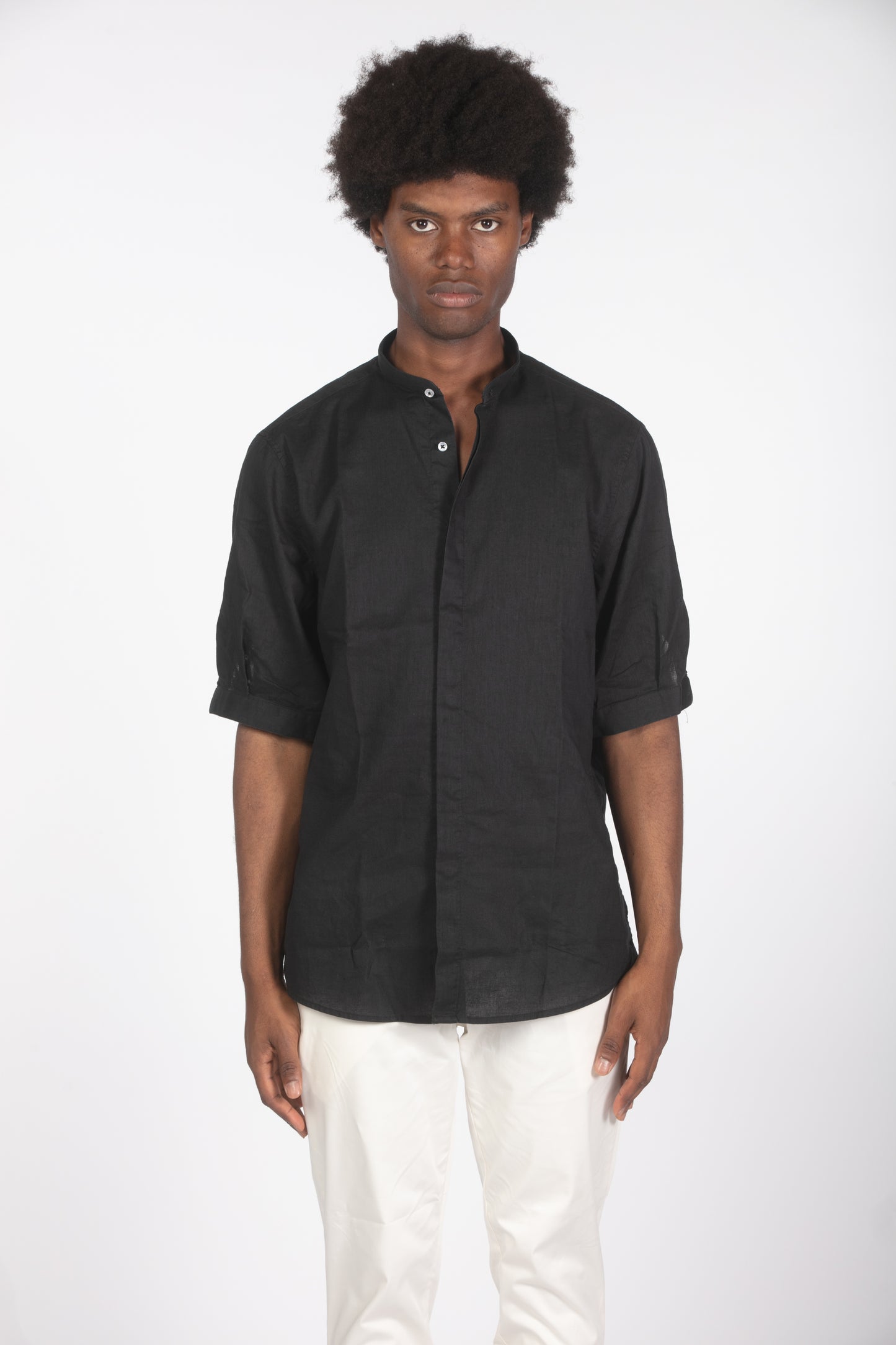 Camicia lino mm con colletto a fascetta nero