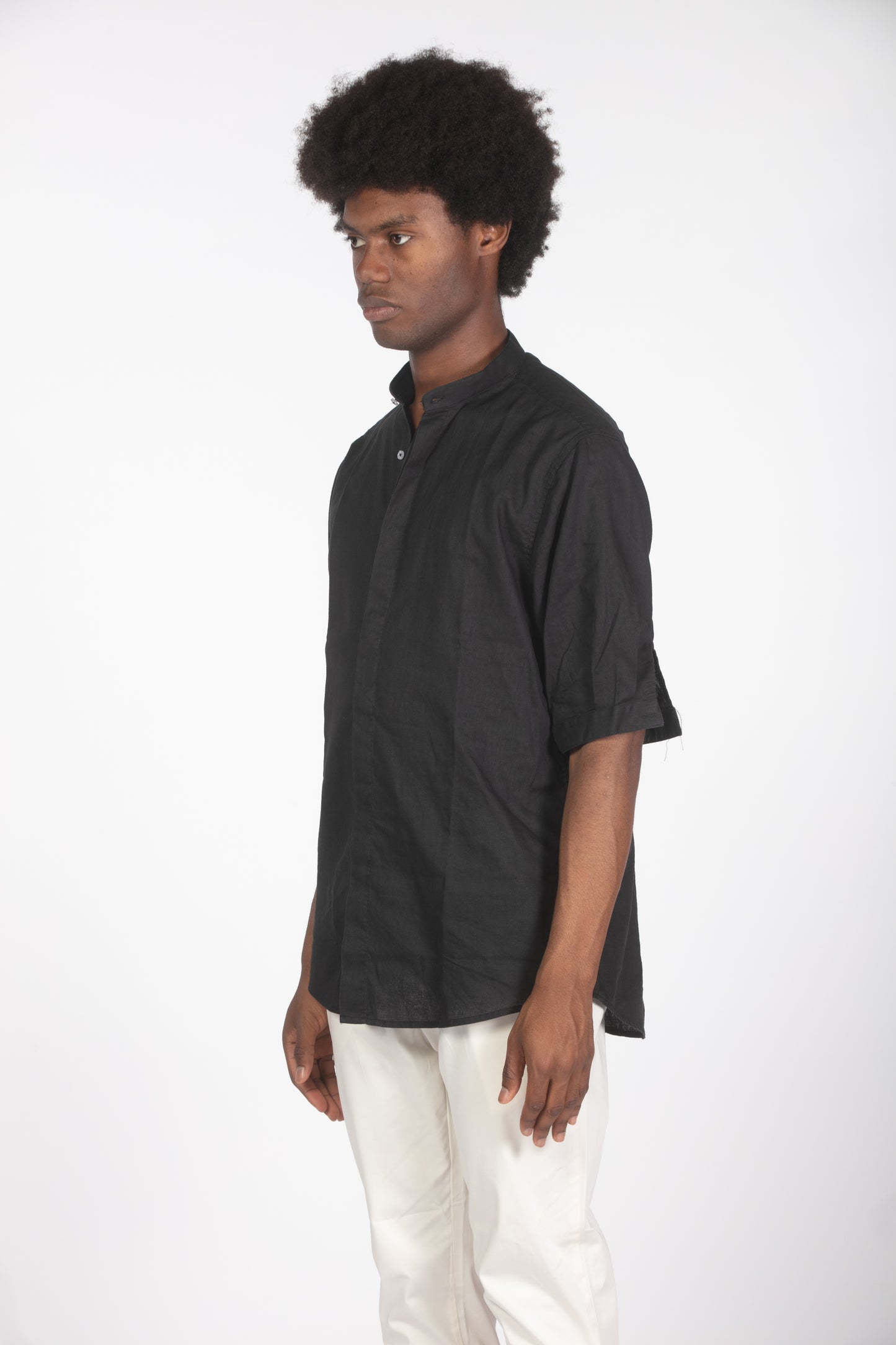 Camicia lino mm con colletto a fascetta nero