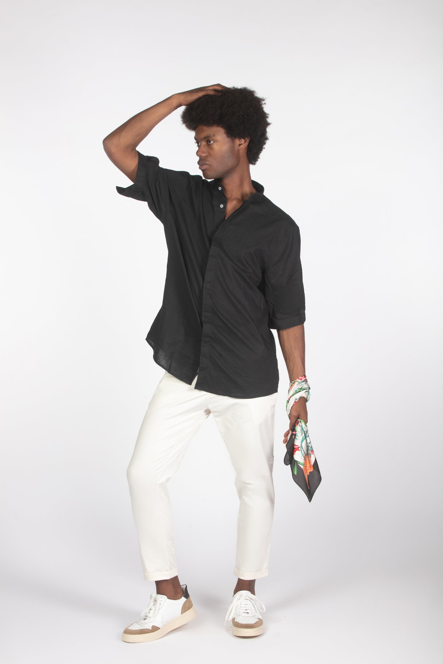Camicia lino mm con colletto a fascetta nero