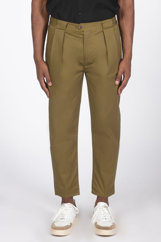 Pantalone con pieghe verde