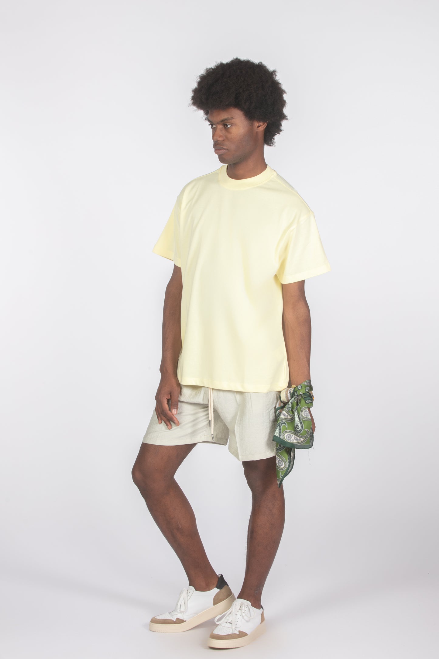 T-shirt gialla