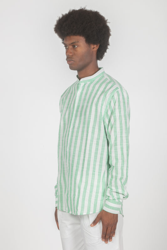 Camicia con colletto a fascia righe verde