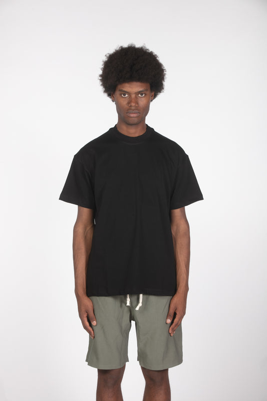 T-shirt nera