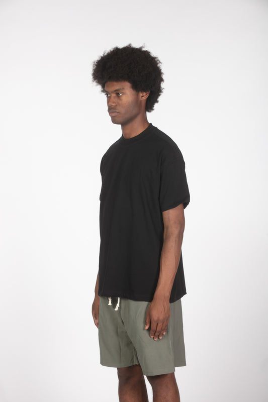 T-shirt nera